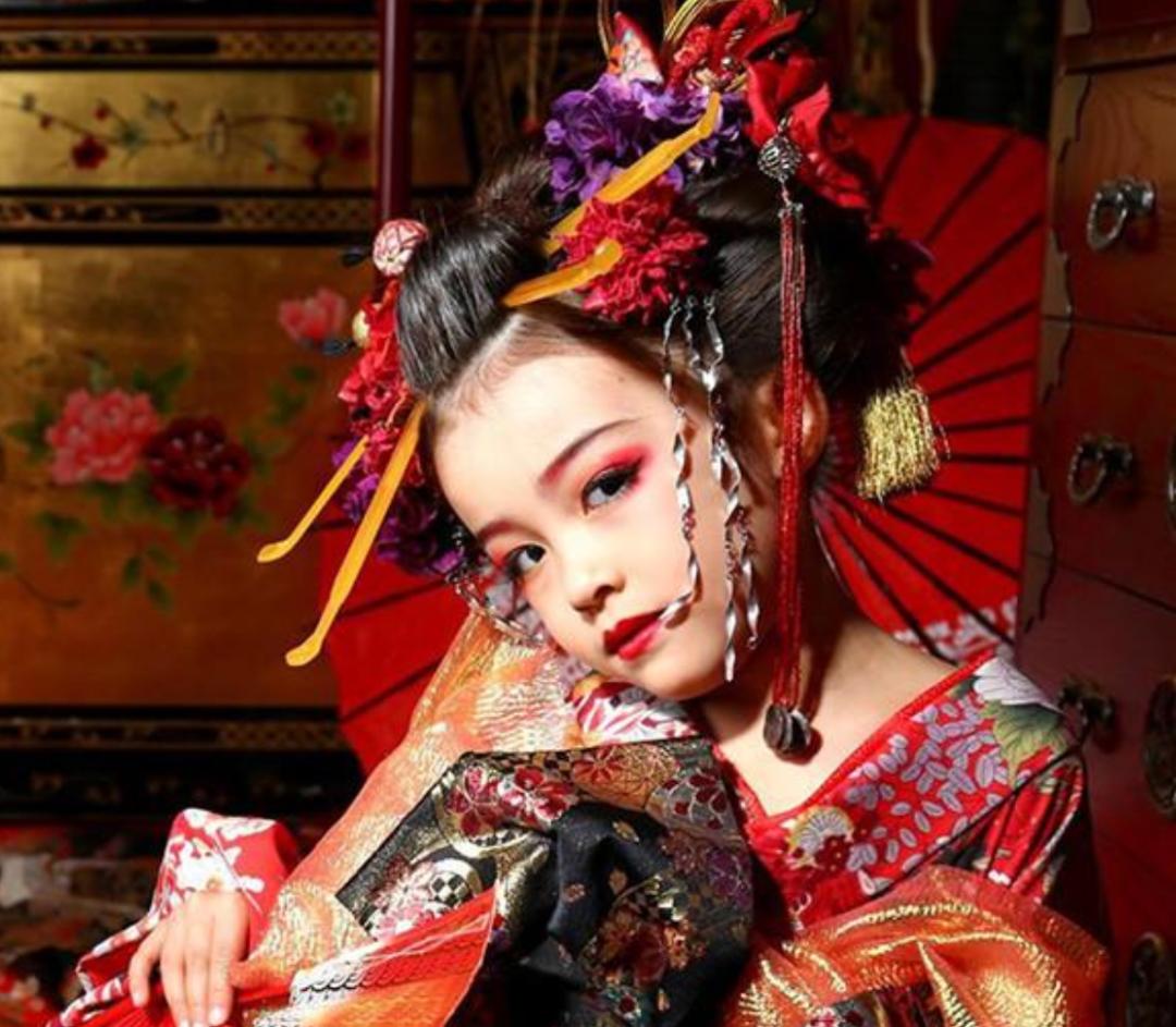 日本混血儿cos,六岁小姑娘cos花魁
