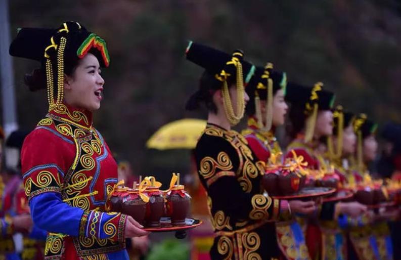 云南楚雄彝族人的习俗,彝族春节习俗大全