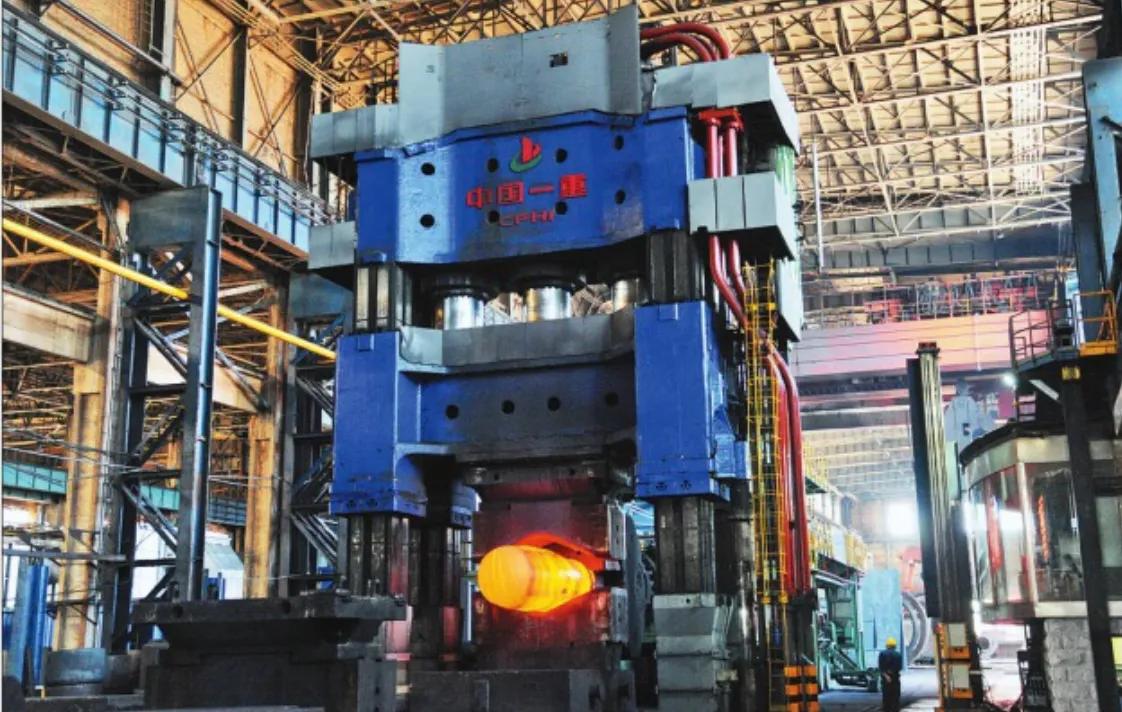 中国目前有几台万吨水压机,大国工匠水压机