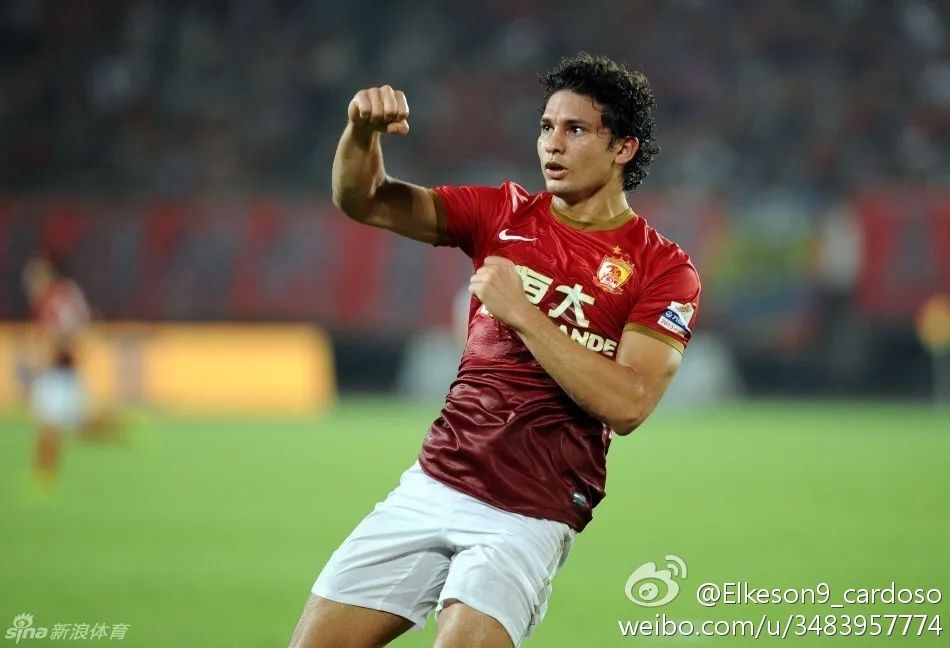 艾克森亚冠表现,艾克森登顶中超历史射手王