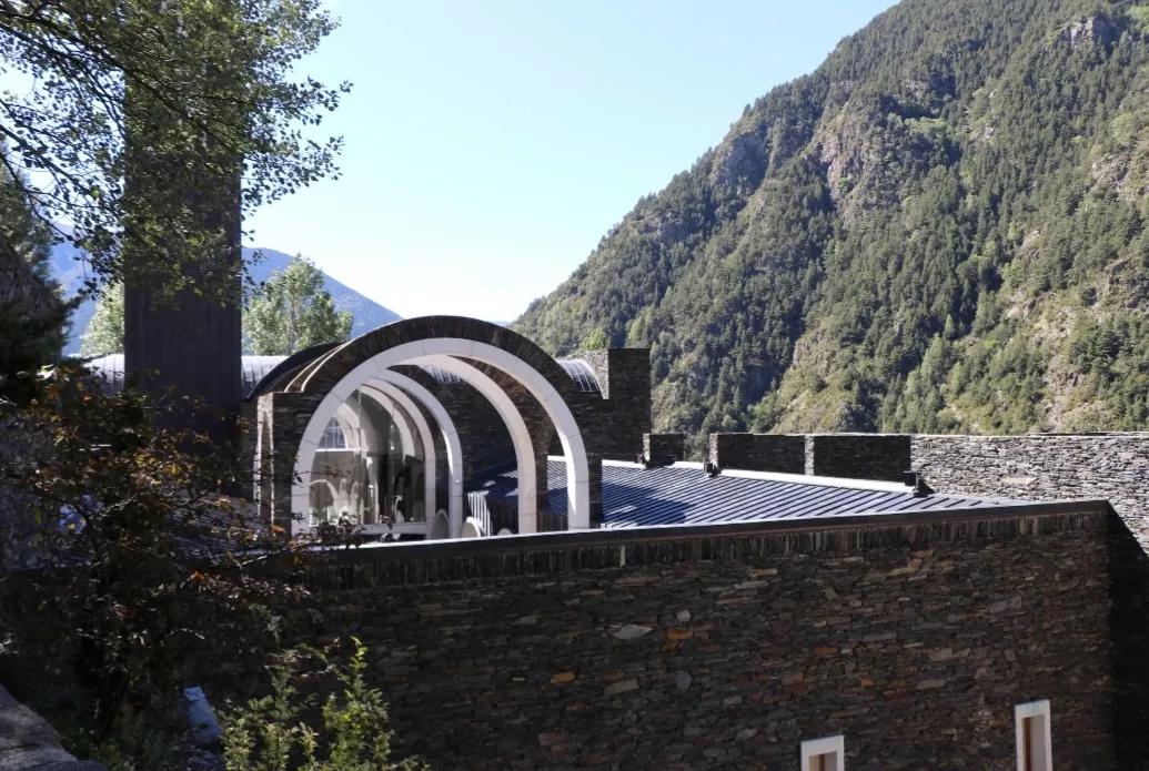 西班牙鬼才建筑师的梦幻世界,西班牙鬼才