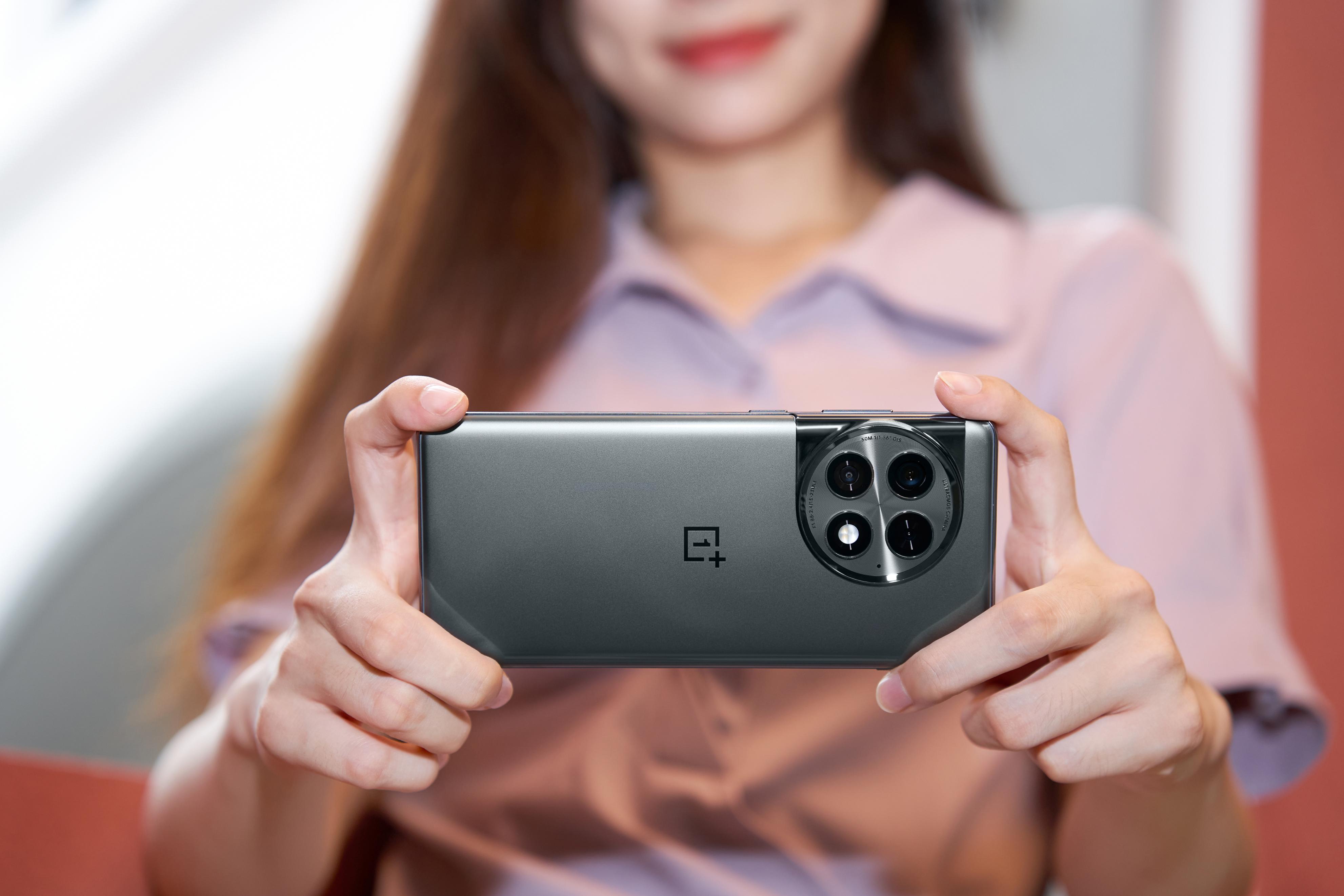 2999元的骁龙8G2手机拍照怎么样？实拍小姐姐人像，旗舰算法很顶