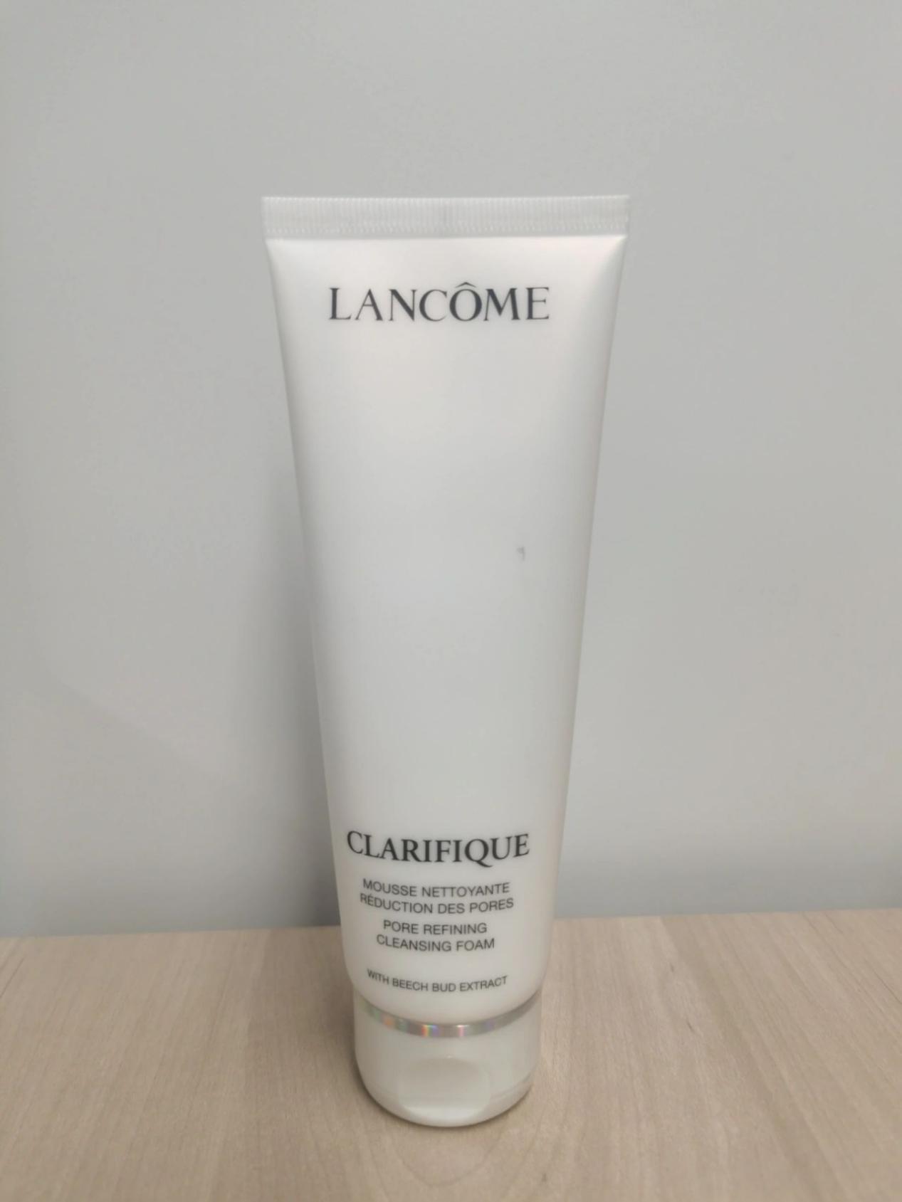 哪种洗面奶美白淡斑效果好用,娅芝美白洗面奶真的有美白效果吗