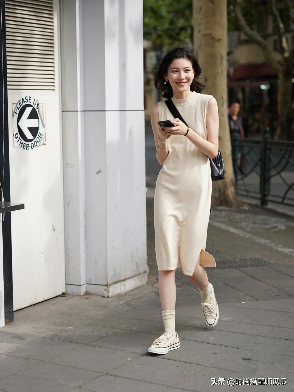 街拍如何穿修身裙子,裙子穿紧点还是松点