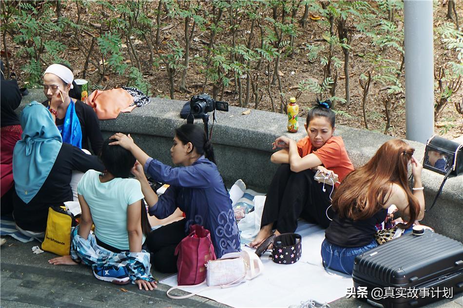 低端全球化现象：优衣库和星巴克，都奠基于贫民窟