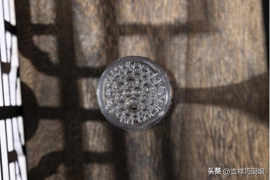 男子鉴定几十瓶假酒全集,小伙拿茅台酒去鉴定反被说是假的