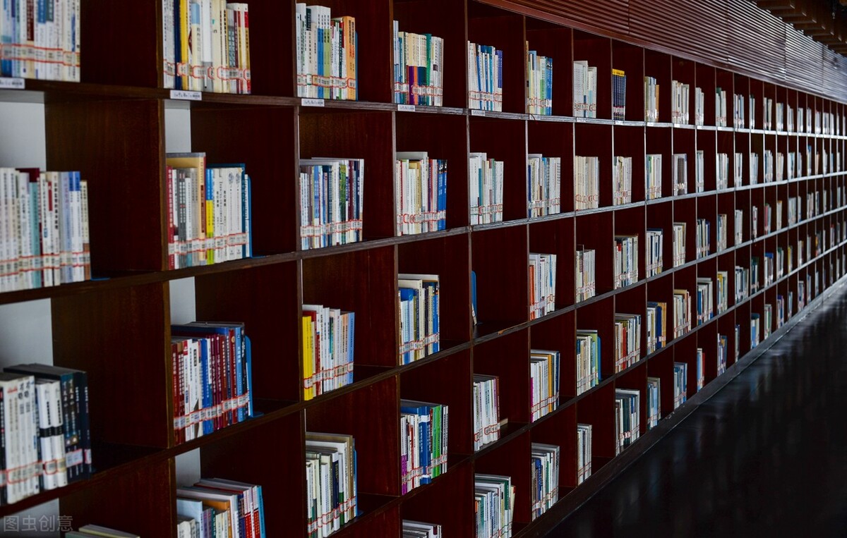 我，不想卷了，在深圳某书城中心图书管理员，透露收入和工作状态