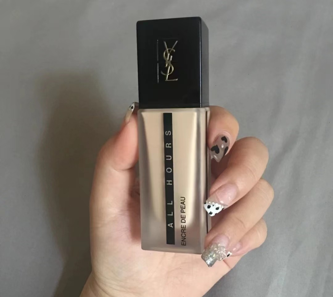 推荐几款适合油皮的粉底液,推荐几款适合混油皮的粉底液