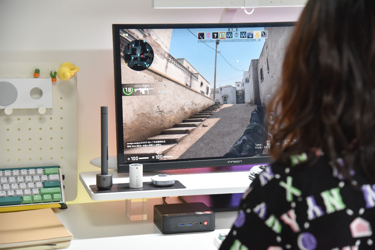 放弃台式，巴掌大零刻SER55500U打造简洁桌面，性能不输传统电脑