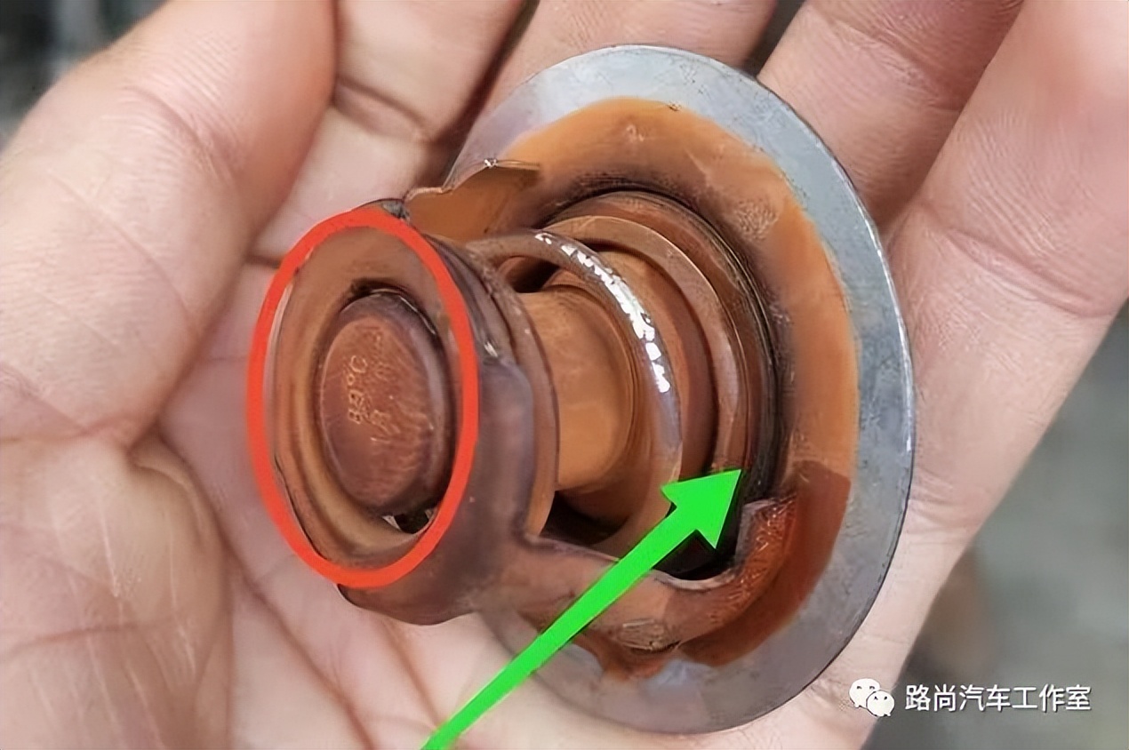 汽车防冻液高温是怎么回事,汽车发动机防冻液漏水是怎么回事