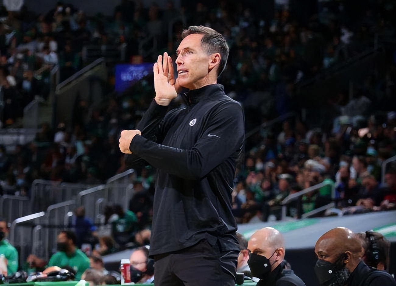 哈登对欧文纳什失望考虑离开篮网,哈登被交易至篮网纳什