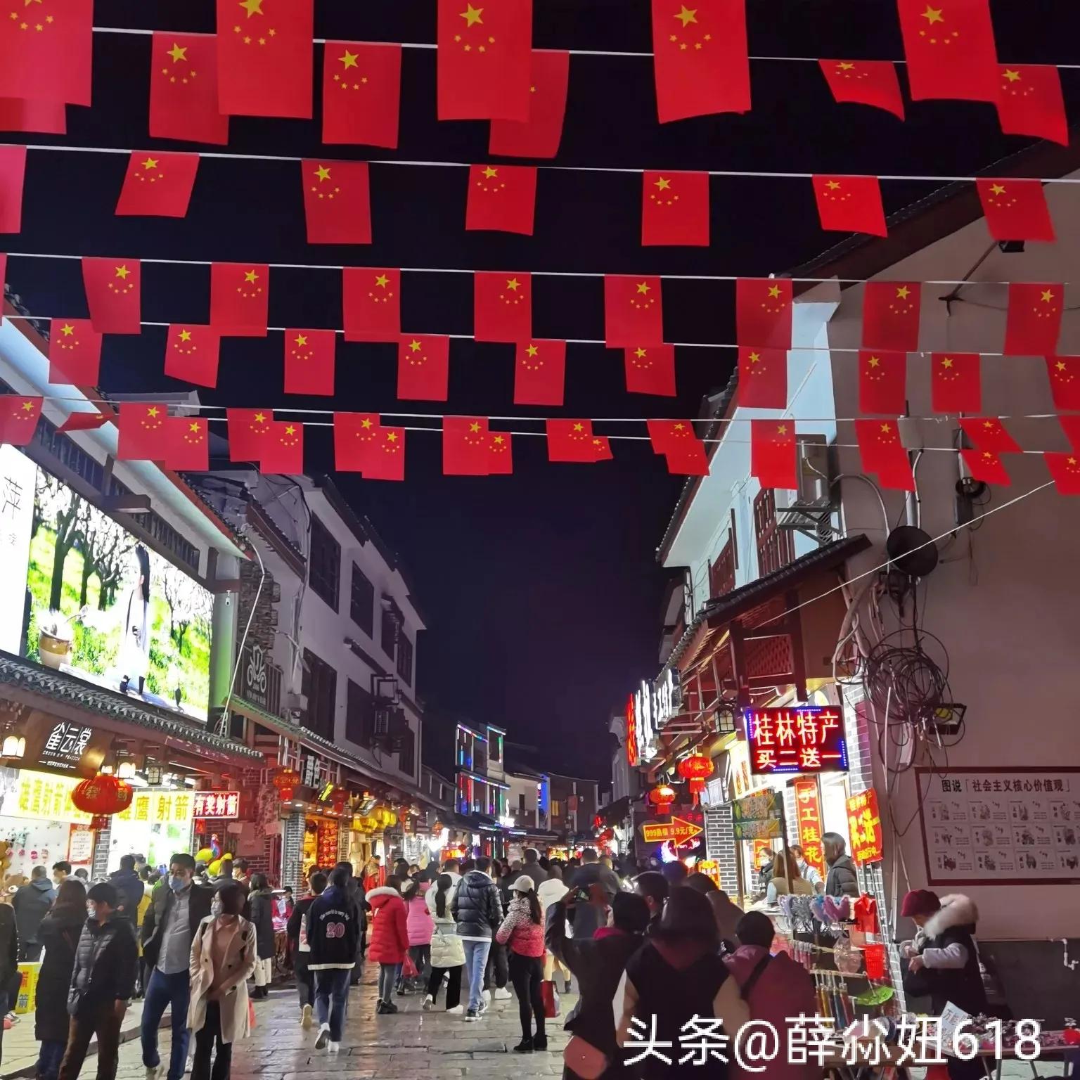 夜游阳朔西街来一场美丽的邂逅,和阳朔西街一样的美景