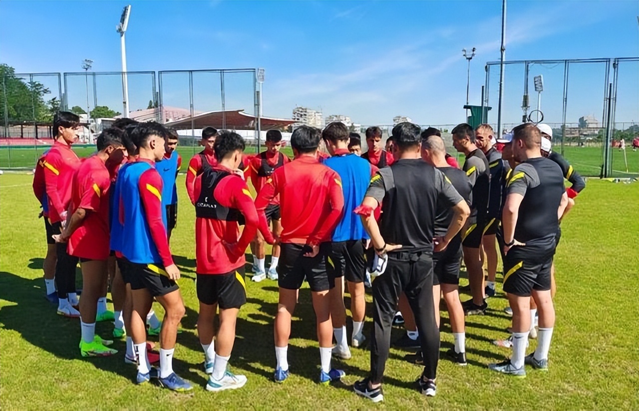 中国男足1:3负于越南队,中国男足近期的国际比赛