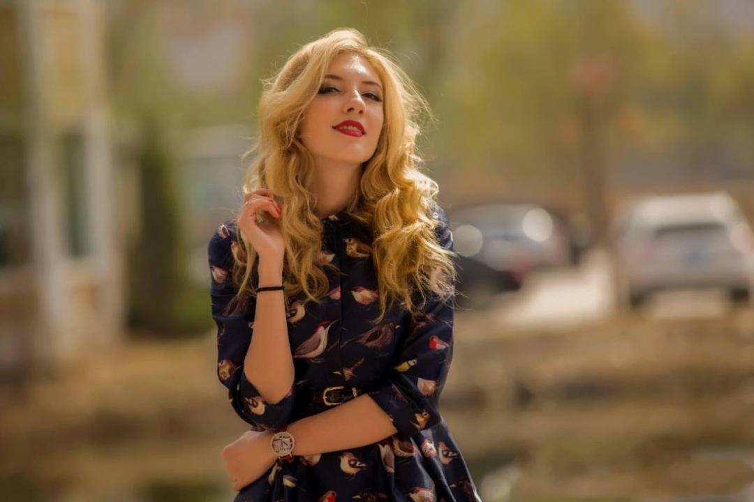 乌克兰美女涌入中国，表面是旅游，真正原因让中国男人乐开了花