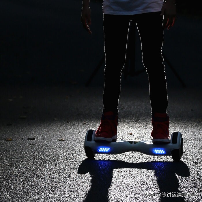 什么电动车自行车的电池不会自燃,电动自行车电池哪种类型不爱着火