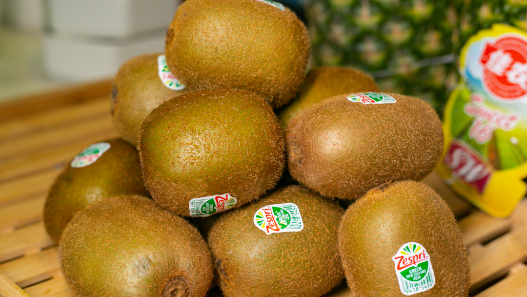 银河温泉双人水果温泉,泡汤泉免费吃水果