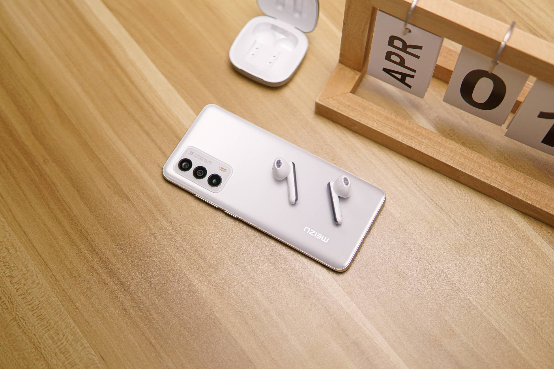 fiil耳机和华为耳机哪个好,fiil耳机第一款发布会