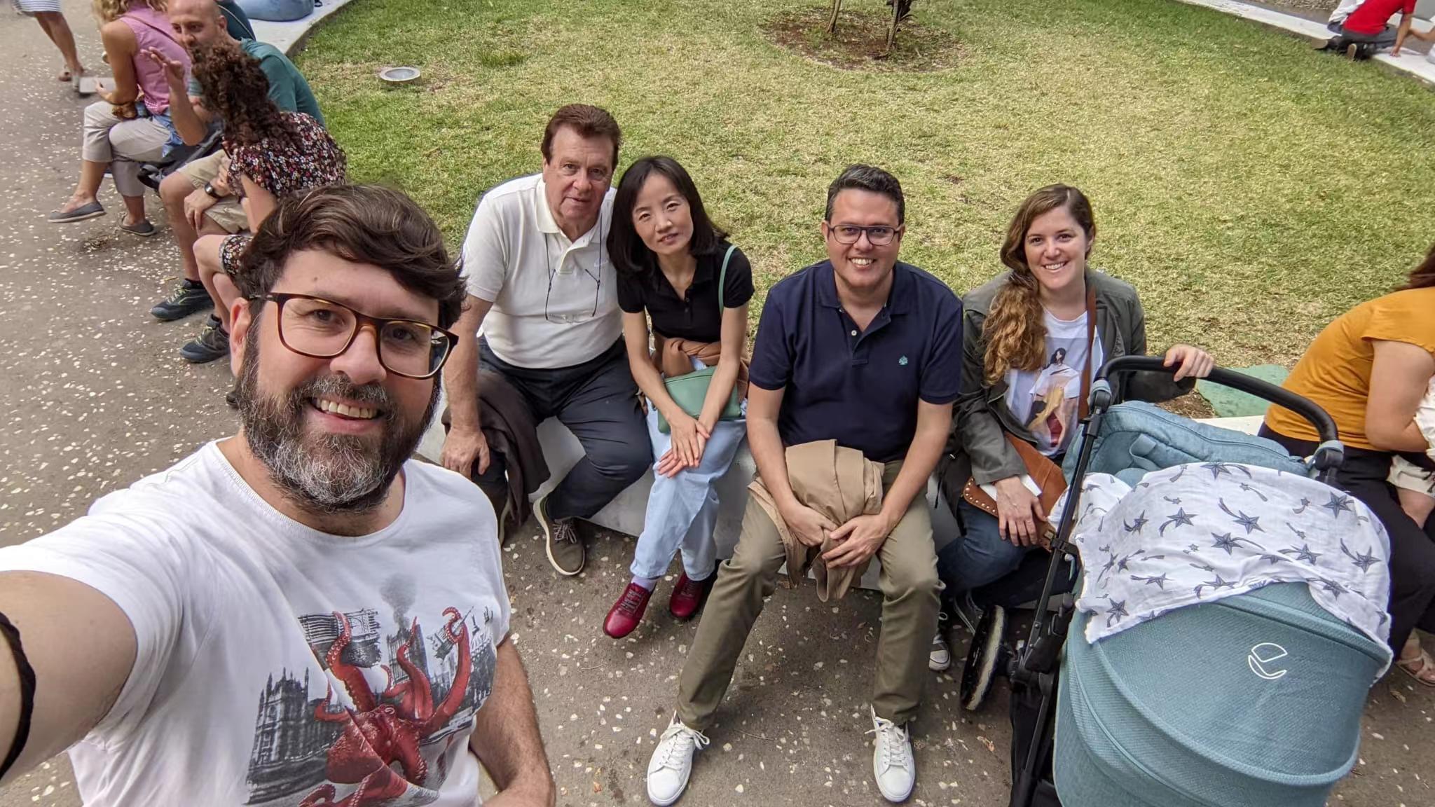 跨国恋嫁到国外,相差19岁的跨国恋