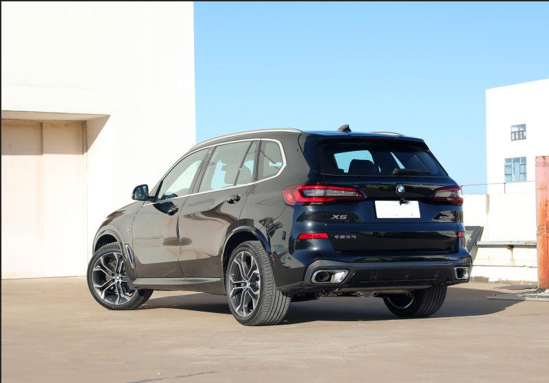 宝马x5l2.0t和奔驰gle3502.0t哪个好,奔驰gle2024对比x5