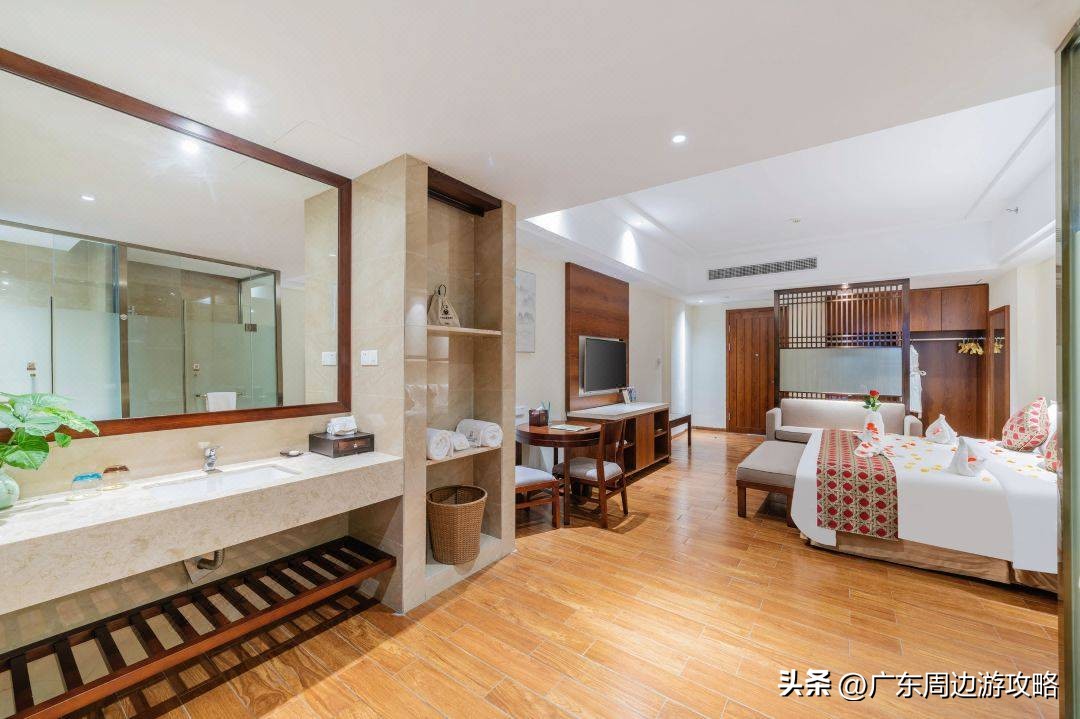 宝晶宫天鹅湖温泉酒店湖景房,宝晶宫天鹅湖温泉酒店泳池恒温吗