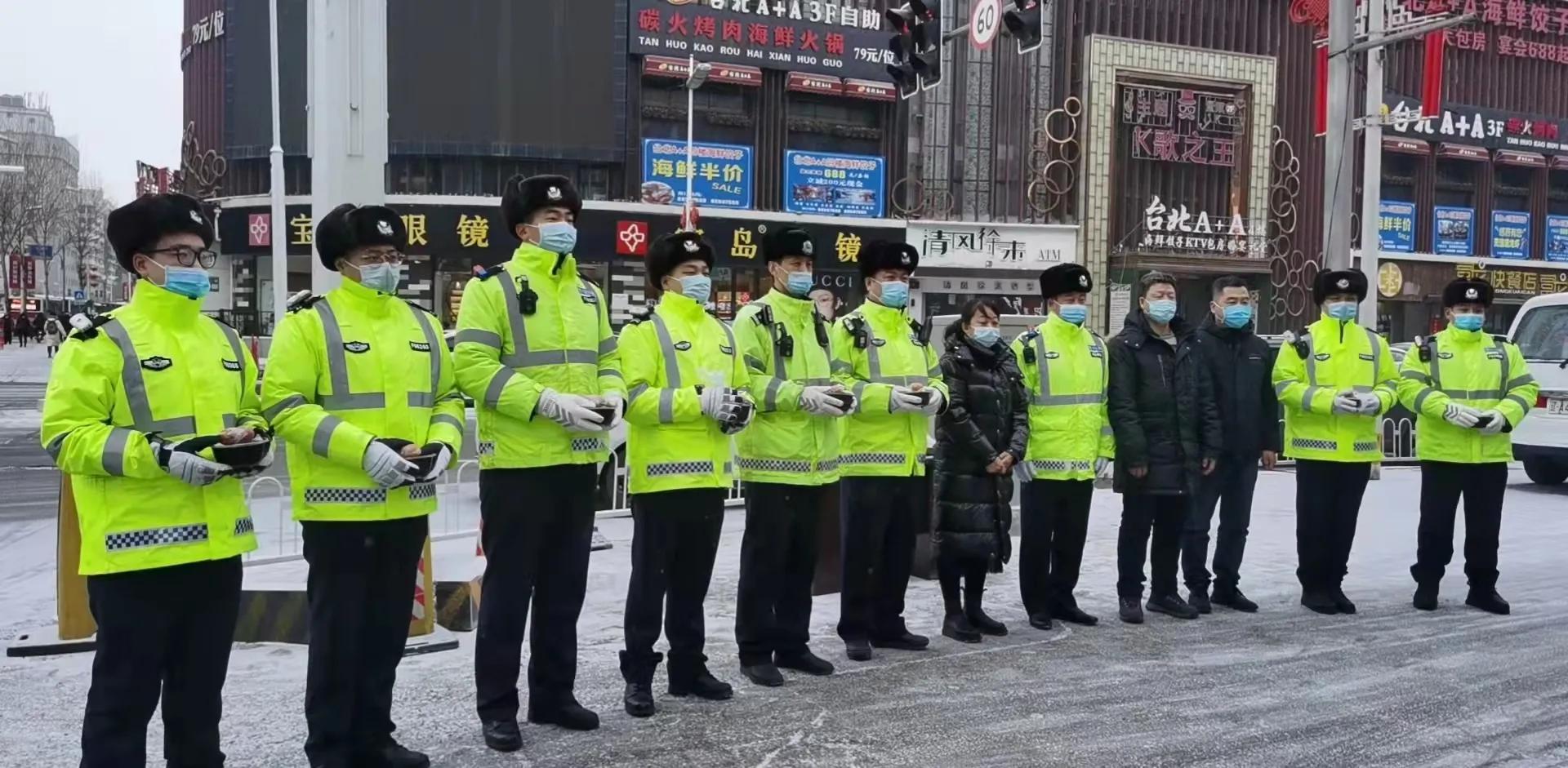 腊八节送温暖,腊八粥飘香真情暖寒冬