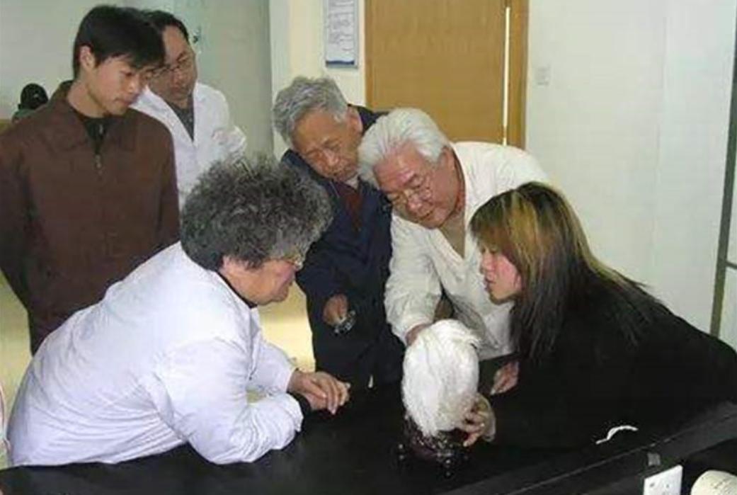 辽宁男人用18万买下了奇石,辽宁男子花5000万买下原石