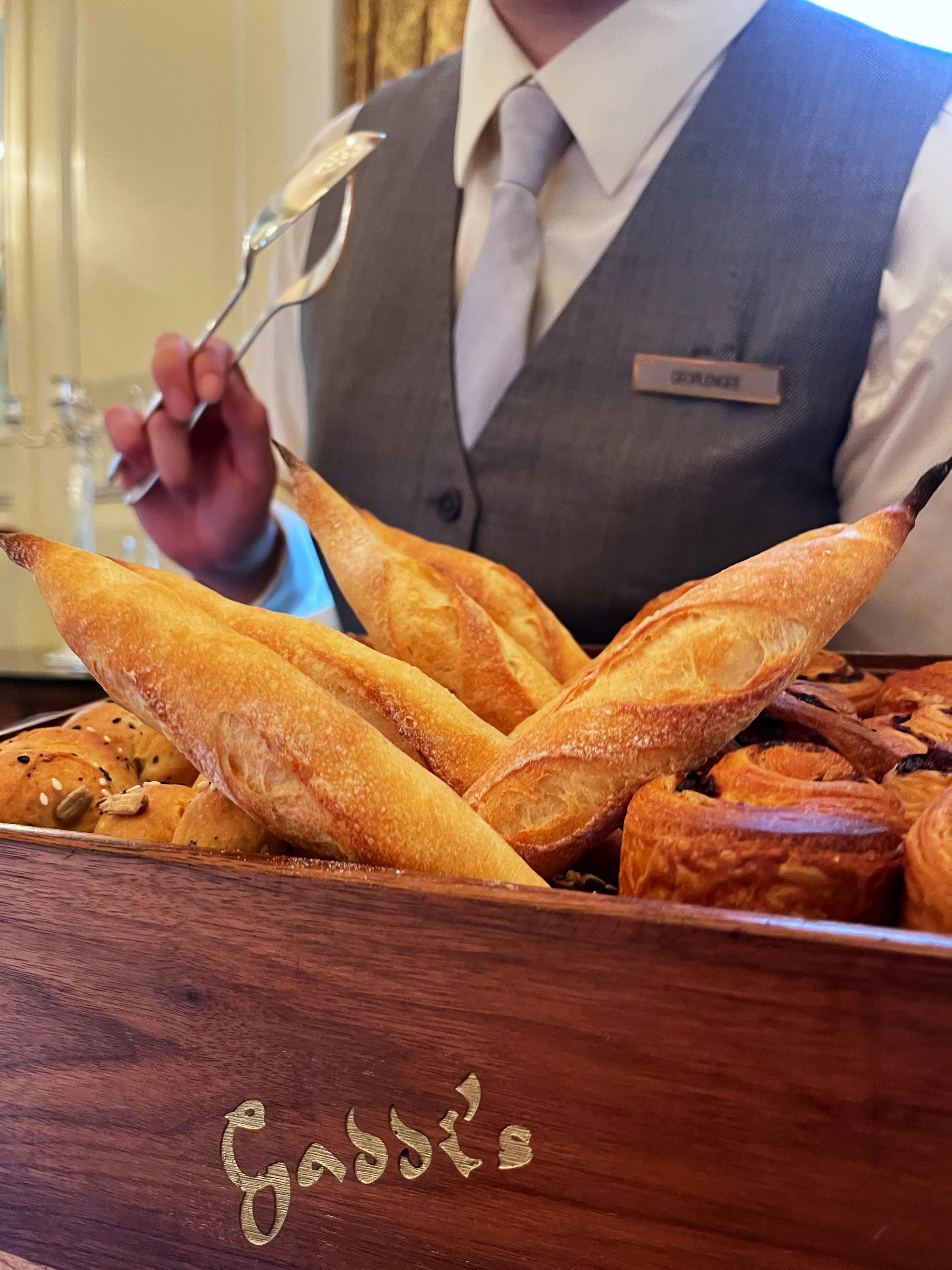 香港半岛酒店宴会厅,香港半岛酒店与威斯汀