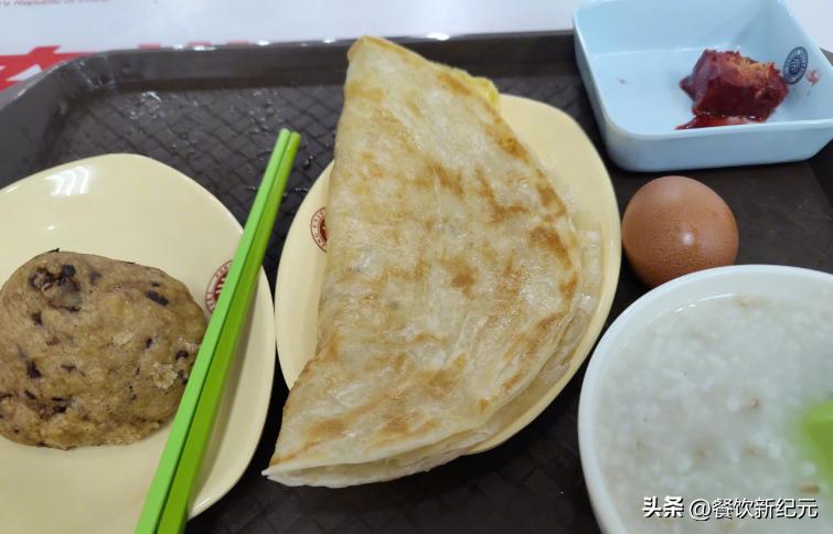 北大新生晒出食堂饭菜,北大新生晒食堂饭菜网友酸了