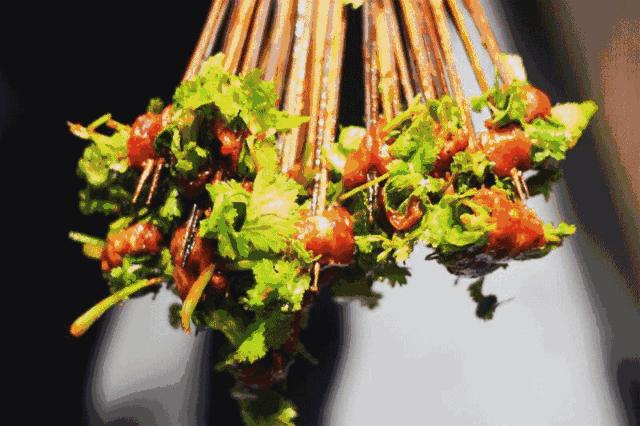 钢管厂五区小郡肝串串宽窄巷子,钢管厂五区小郡肝串串多少钱一串