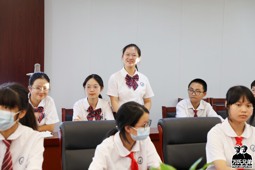 万氏兄弟莅临广州市第十三中学