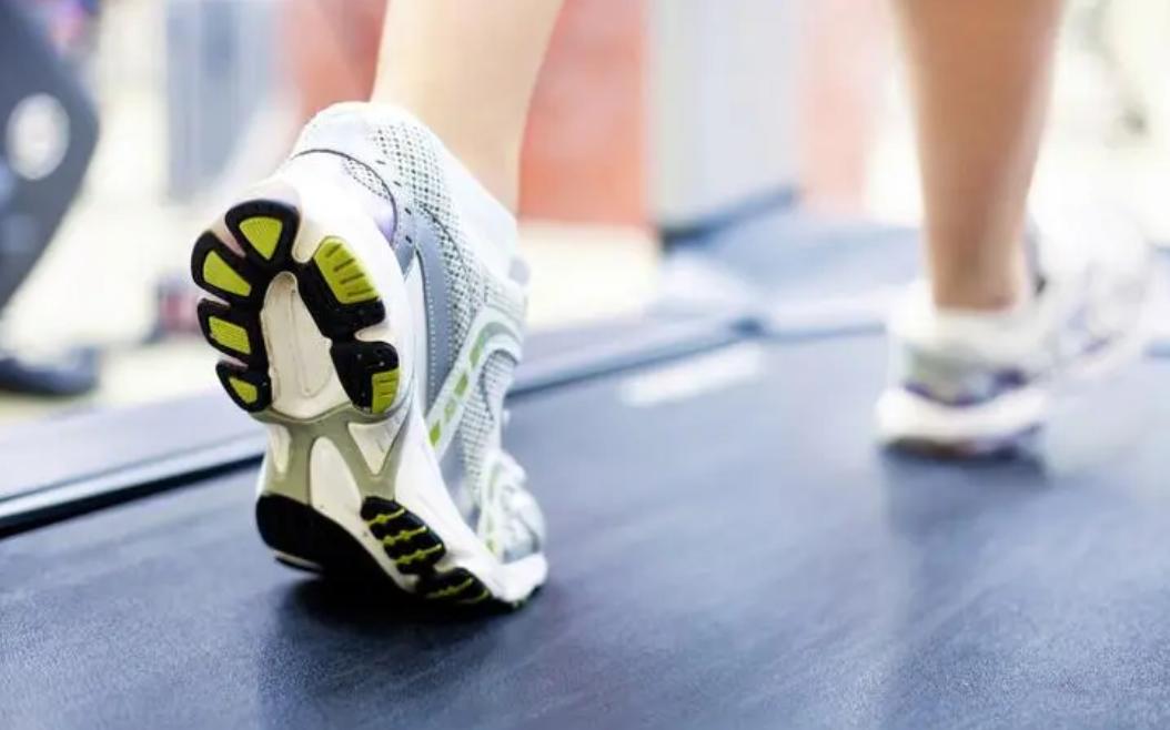 直肠癌手术后不做化疗只跑步抗癌,跑步是治疗癌症最好的运动