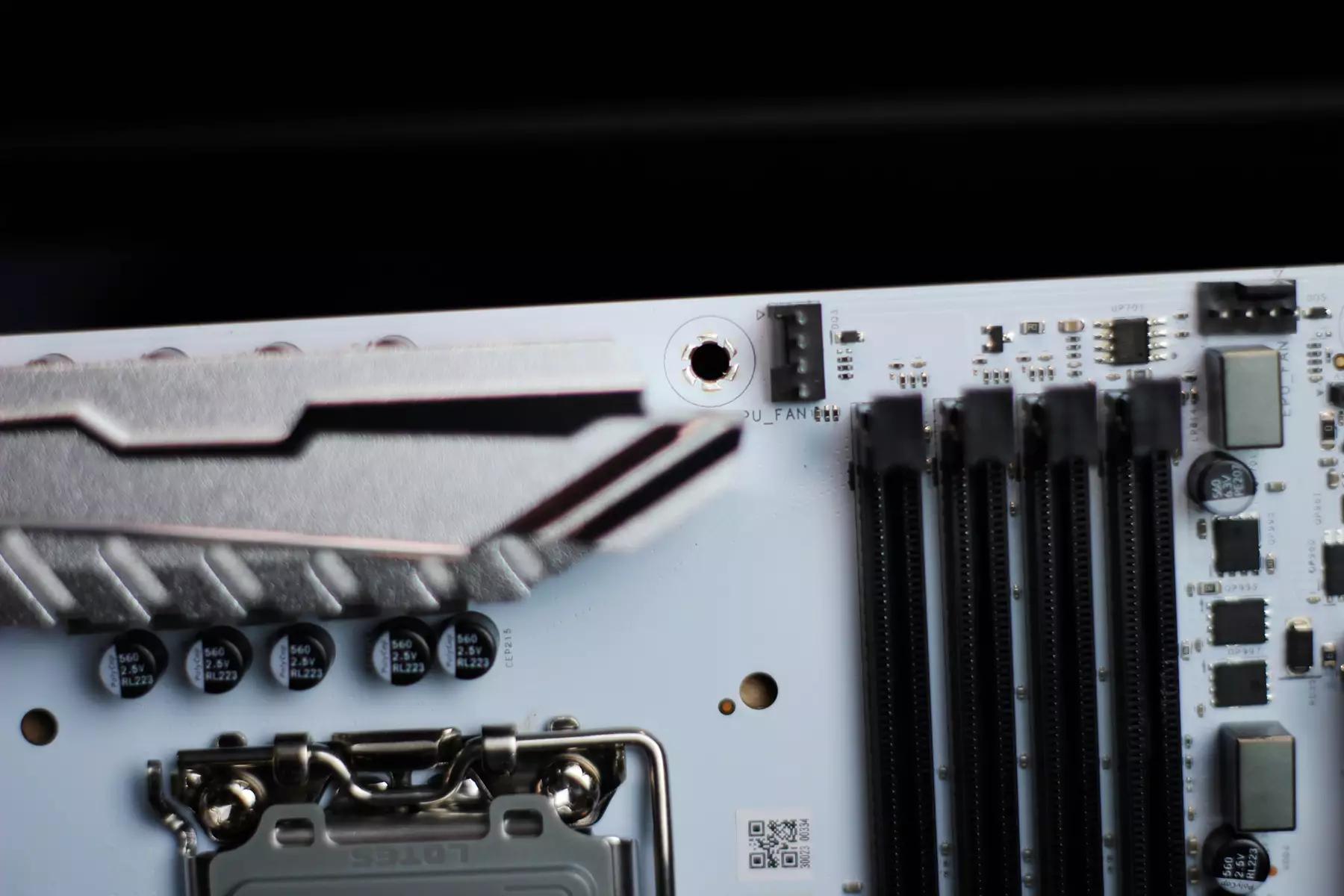 影驰b660m金属大师,影驰b660金属大师主板超外频