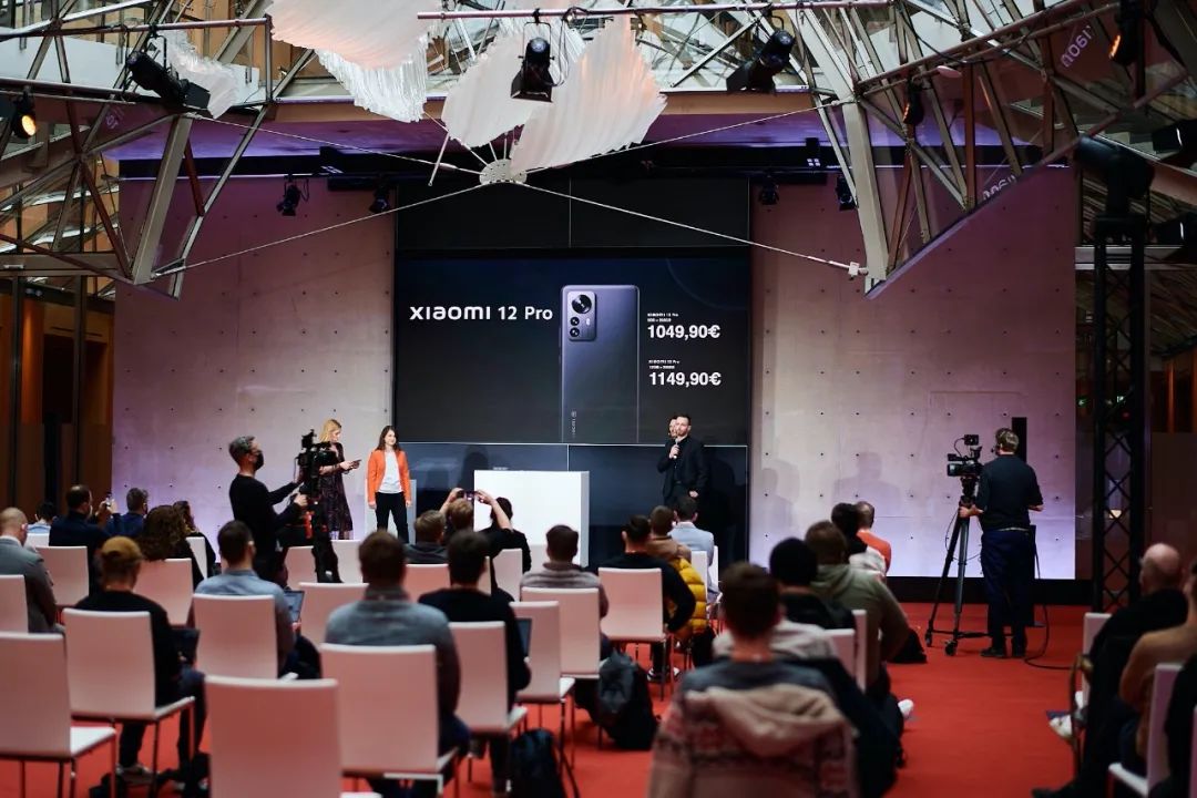 震撼世界的发布会,感受当年震撼世界的发布会