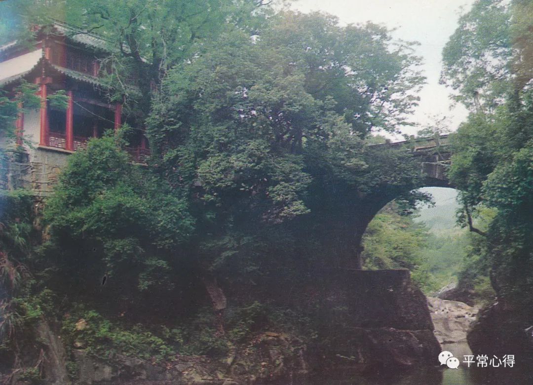 庐山的著名建筑有哪些,庐山是一座历史文化名山