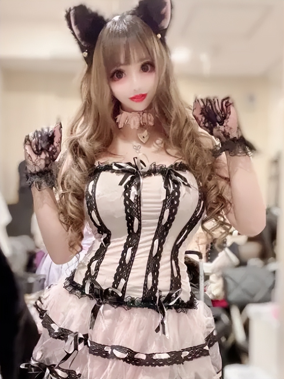 日本网红砸3亿整容上百次！整成法国娃娃：丑八怪在日本活不下去