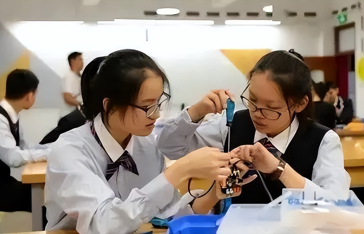 文科生和理科生毕业谁最难,文科生和理科生谁更有前途