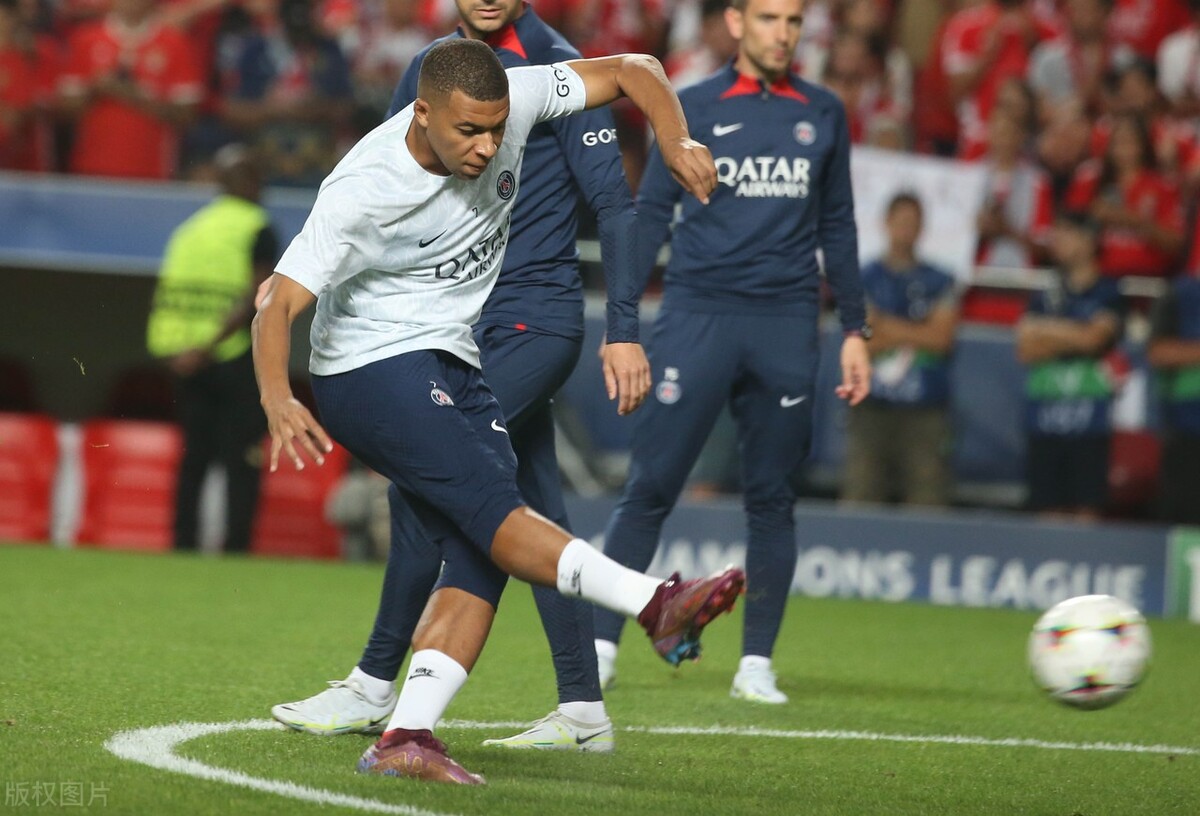 梅西c罗年薪对比中国白领,梅西c罗内马尔有多穷