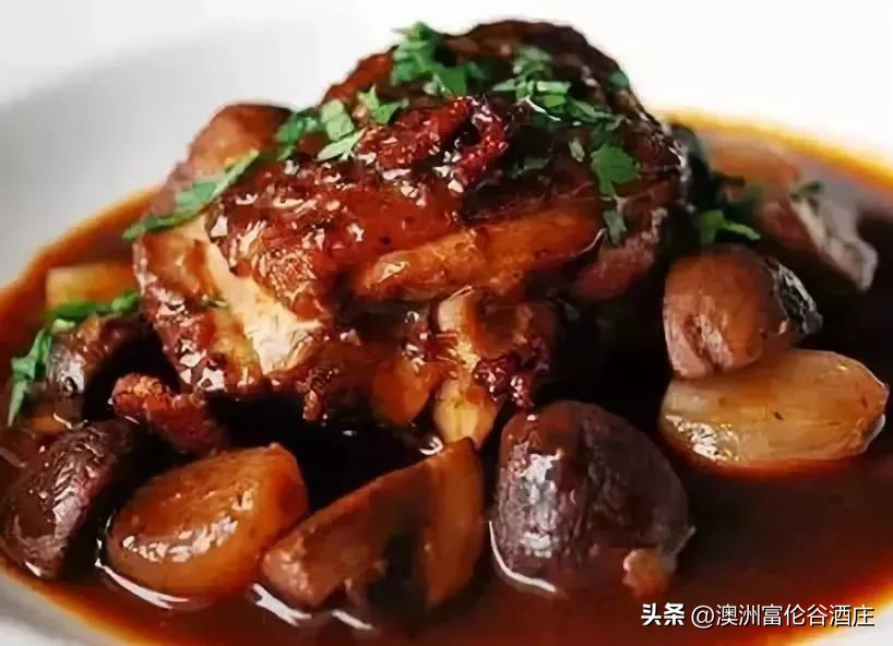 红酒下酒菜的最佳搭配即食,葡萄红酒配什么菜好喝