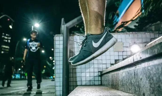 怎么选择适合自己的运动鞋,怎么选自己适合的运动鞋