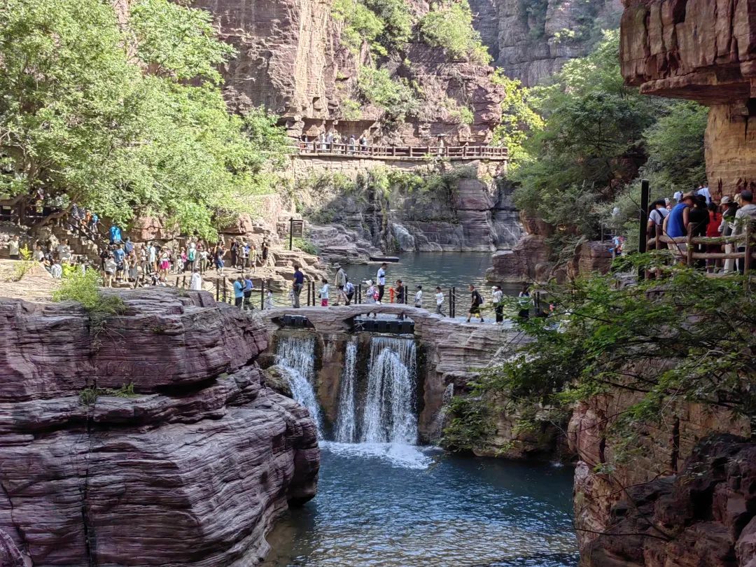 聚力前行同心致远丨京洛律师赴云台山开展*党**建团建活动