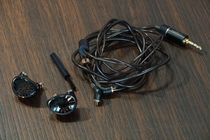 百元耳机和千元耳机对比,百元级耳机和千元级耳机的区别