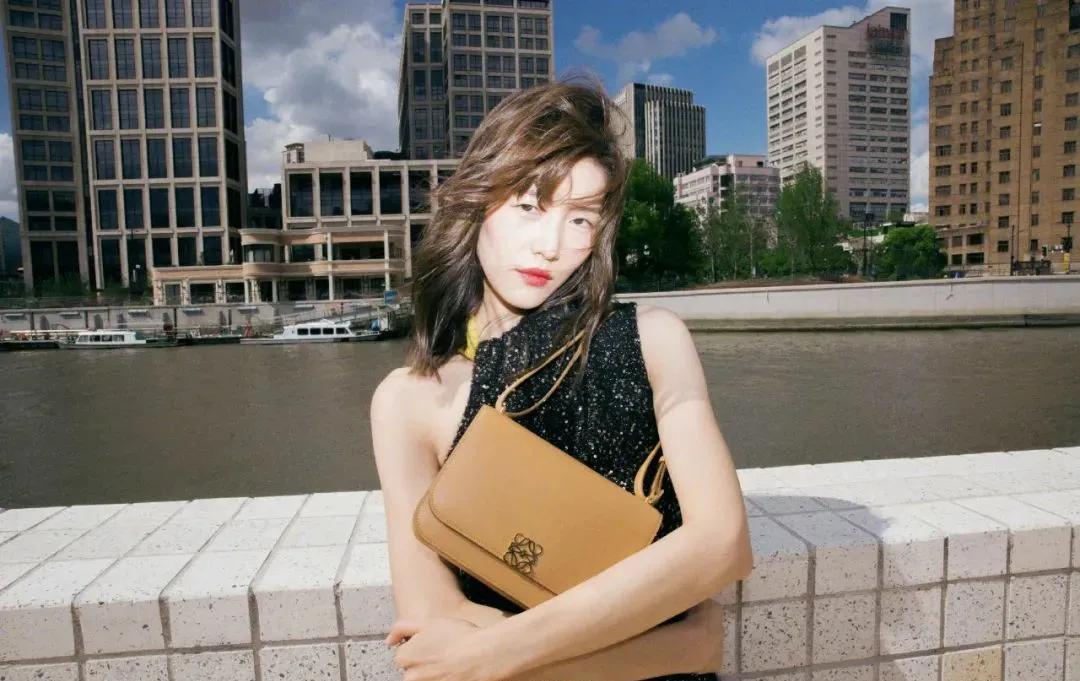 三款适合各种脸型的发型,大脸女生中长发烫发发型