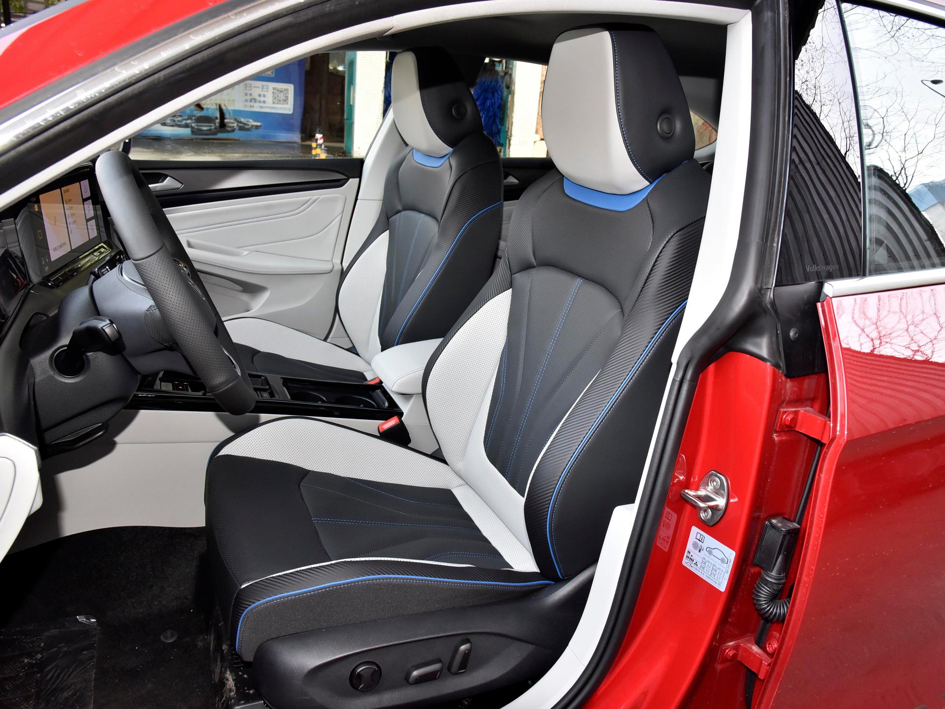 凌渡l和天籁哪个更值得购买,放弃雅阁买了思域