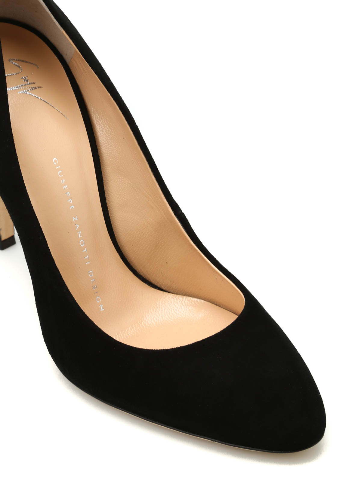 安吉丽娜朱莉最新穿搭,安吉丽娜朱莉走红毯