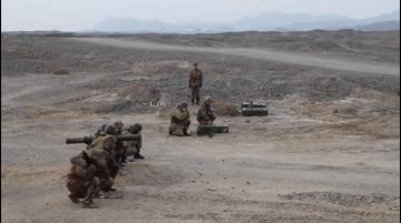 80年代部队使用的130火箭炮,中国83式履带122毫米火箭炮