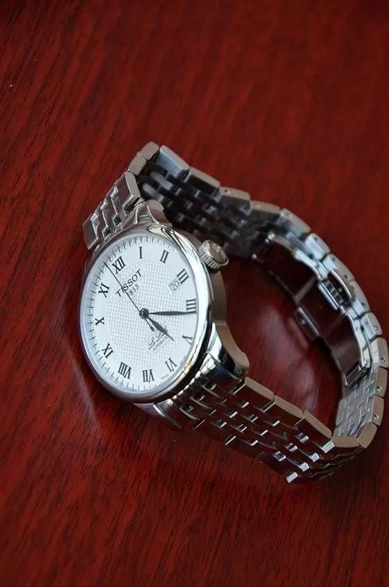 天梭和浪琴哪个性价比高,天梭和浪琴哪个牌子好