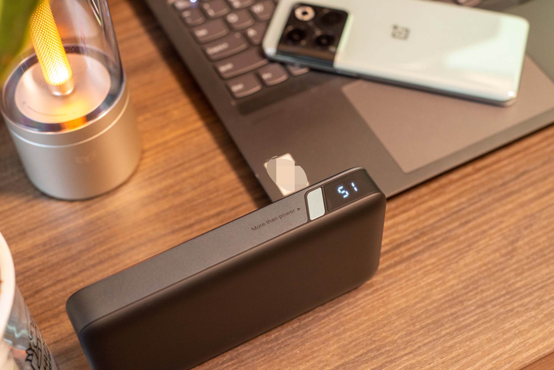 绿联145w充电宝如何开启快充,绿联充电宝双向快充