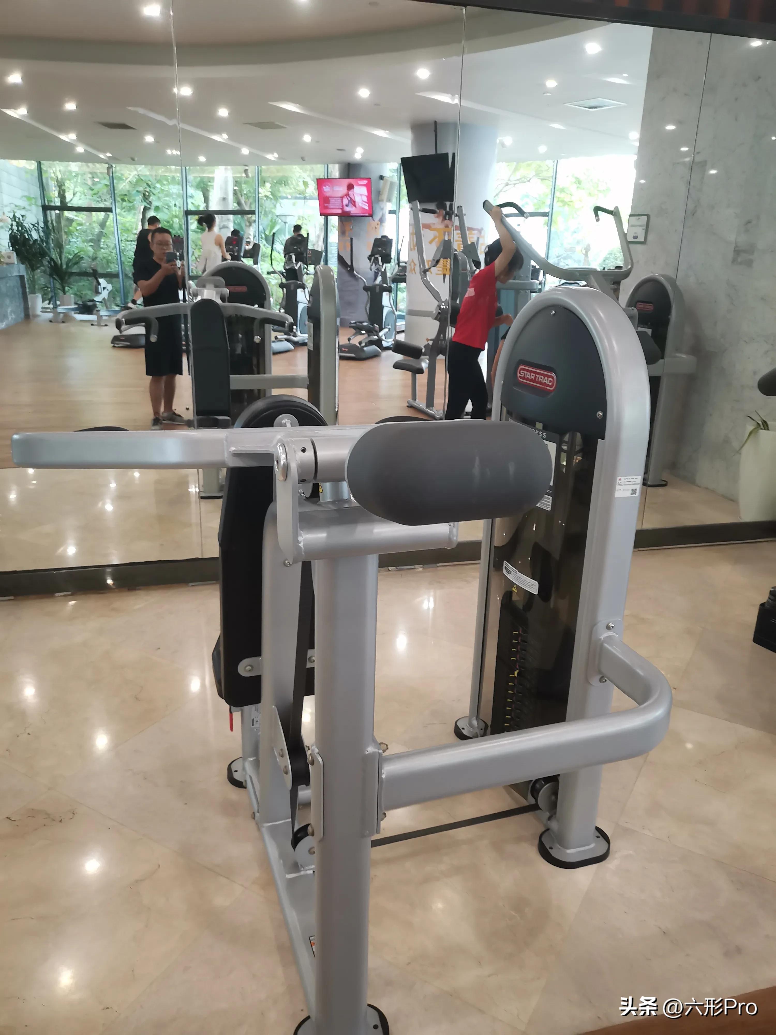 健身房力量训练器械有哪些,健身房器械入门全套