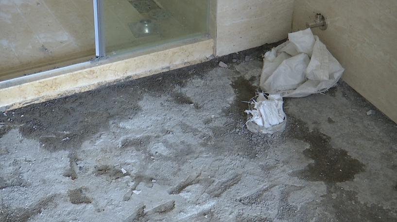 新视界公寓阳台,粪水倒灌新视界