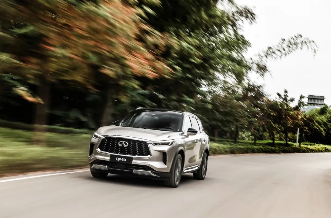 进口英菲尼迪qx602.5t试驾,试驾英菲尼迪qx6017款